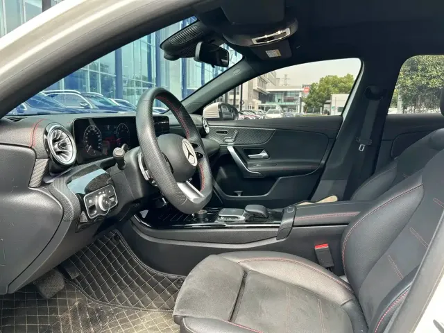Mercedes-Benz A-Class — Фото автомобиля 10