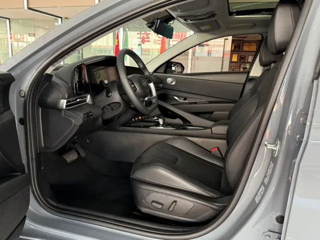Hyundai Elantra — Фото автомобиля 7