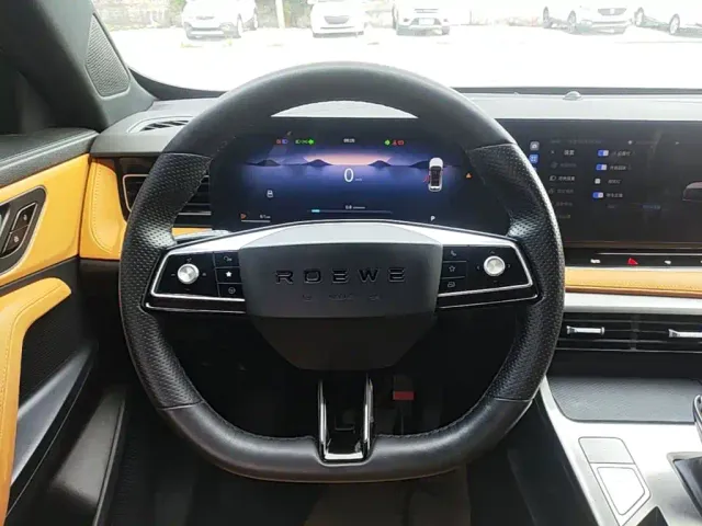 Roewe RX5 — Фото автомобиля 10