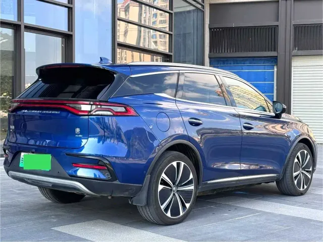 BYD Tang — Фото автомобиля 6