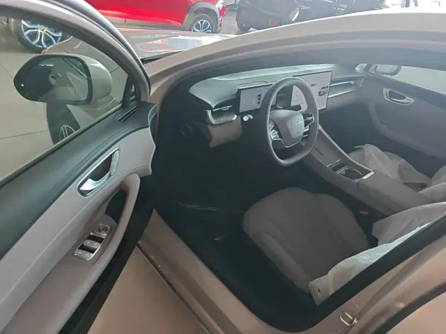 Roewe M7 DMH — Фото автомобиля 15