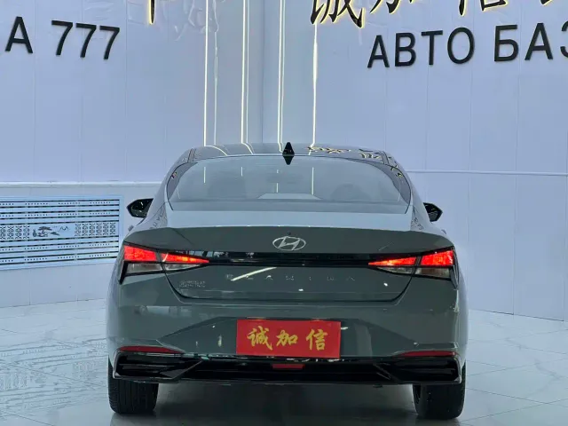 Hyundai Elantra — Фото автомобиля 5