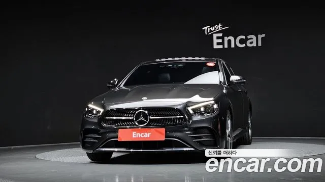 Mercedes-Benz E-Class — Фото автомобиля 3