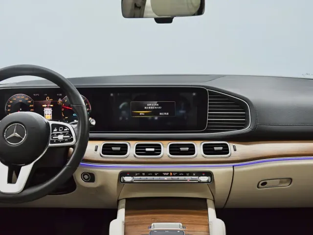 Mercedes-Benz GLE-Class — Фото автомобиля 12
