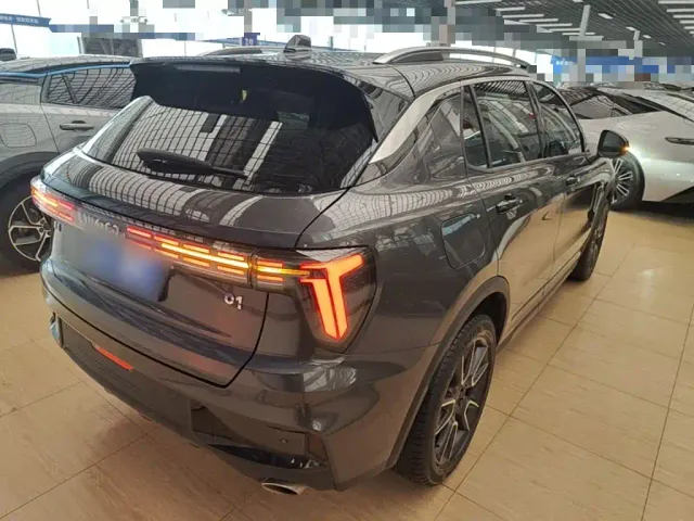 Lynk & Co 01 — Фото автомобиля 6