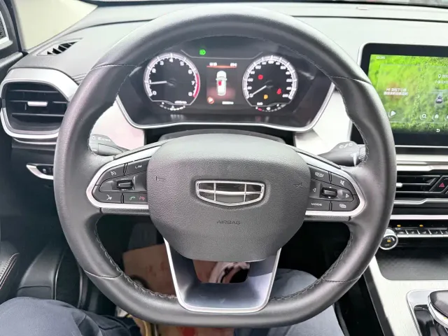 Geely Binyue — Фото автомобиля 10