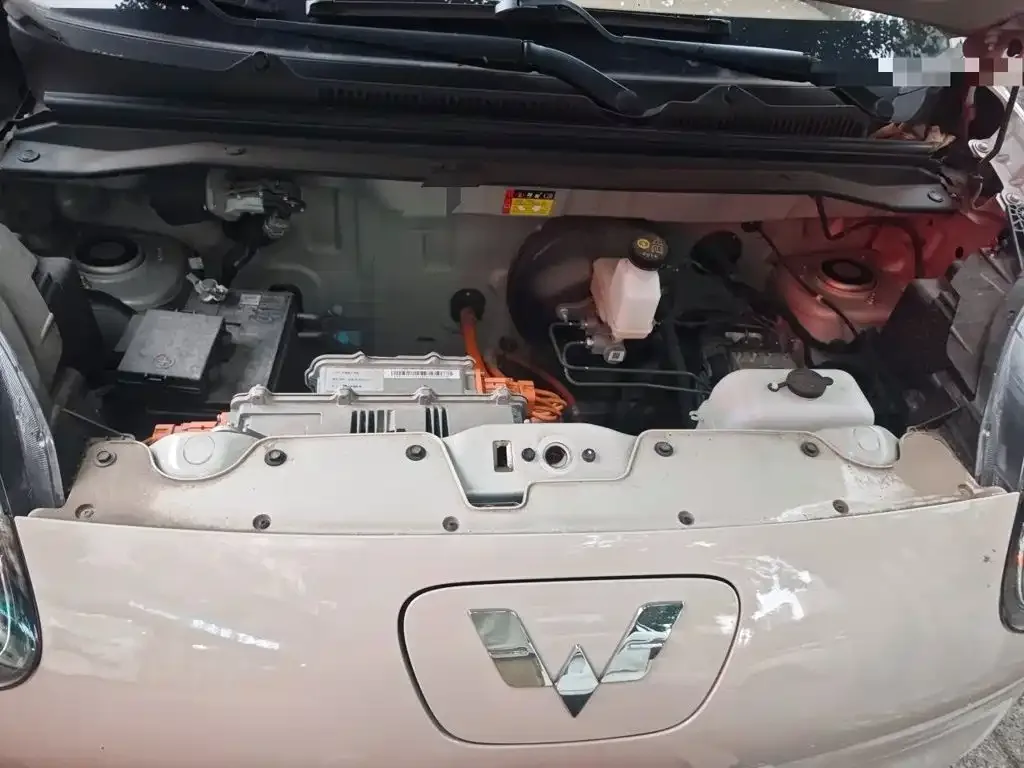 Wuling Motors Hongguang MINIEV 2025 4-Door Advanced — Фото автомобиля 16