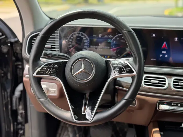 Mercedes-Benz GLE-Class — Фото автомобиля 13