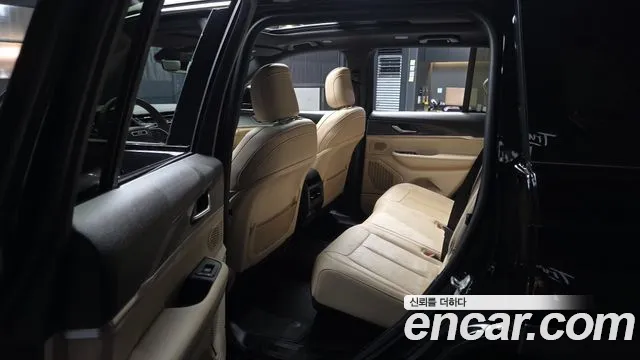 Jeep Cherokee — Фото автомобиля 24