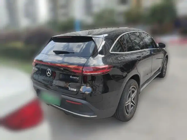 Mercedes-Benz EQC — Фото автомобиля 6