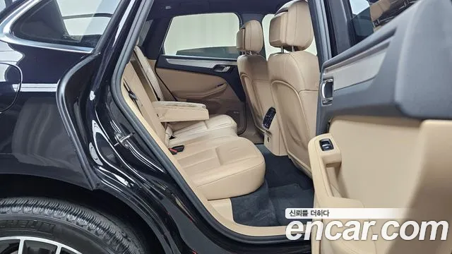 Porsche Macan — Фото автомобиля 12