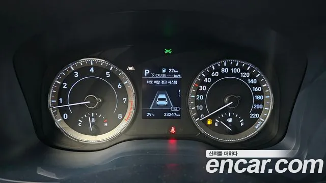 Hyundai Venue — Фото автомобиля 8