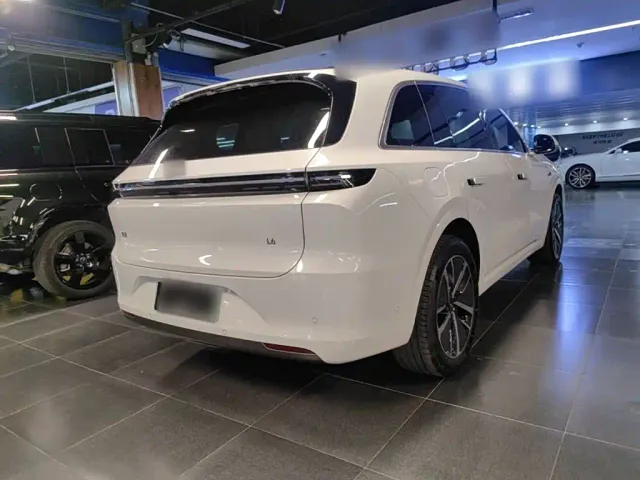 Li Auto Li Auto L6 2024 Pro — Фото автомобиля 6