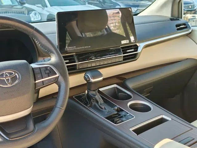 Toyota Granvia — Фото автомобиля 12