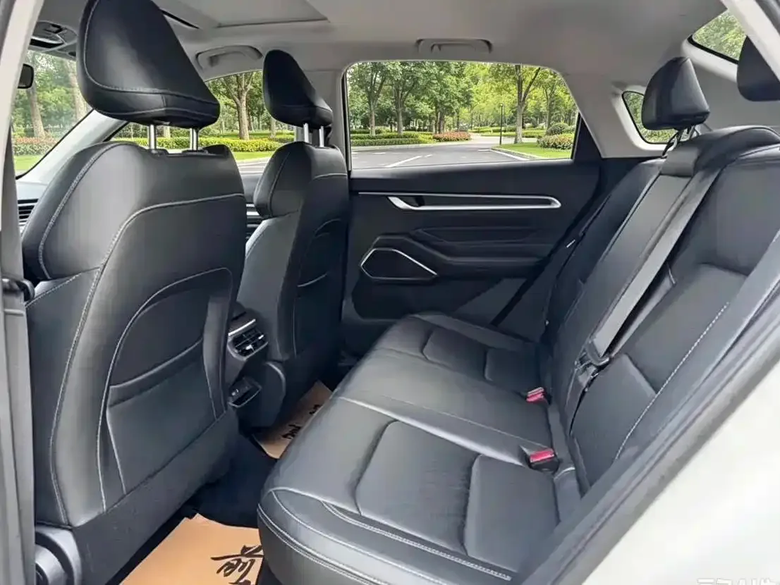 Geely Emgrand 2022 4th Generation 1.5L CVT Luxury — Фото автомобиля 5
