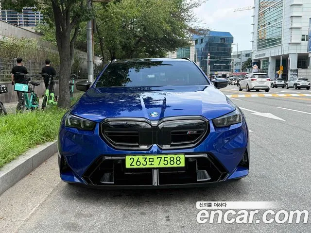 Фотография автомобиля — BMW M5 G90