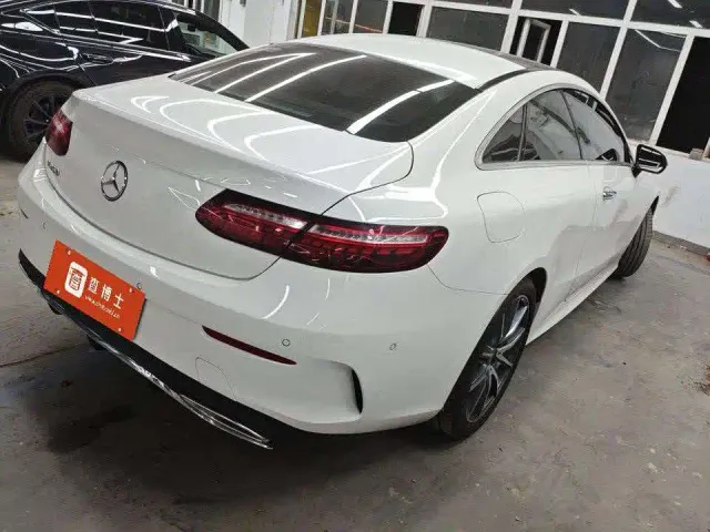Mercedes-Benz E-Class — Фото автомобиля 5