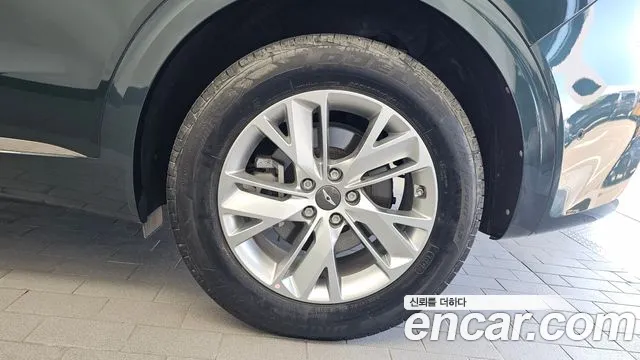 Genesis GV70 — Фото автомобиля 6