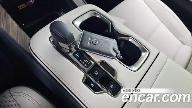 Lexus LM — Фото автомобиля 9