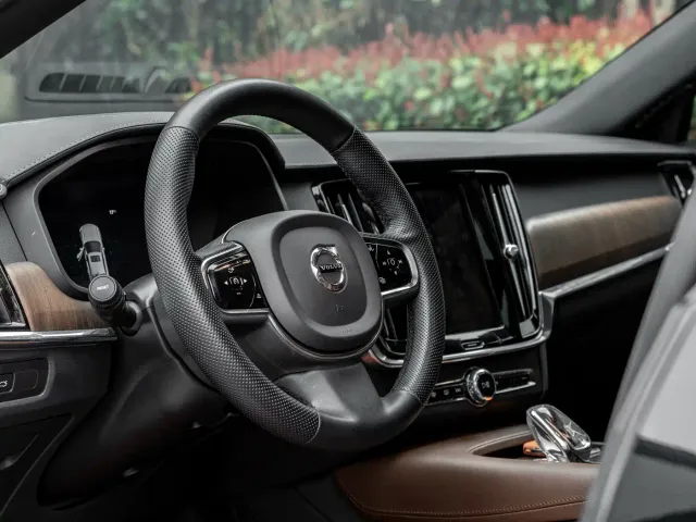 Volvo S90 — Фото автомобиля 8