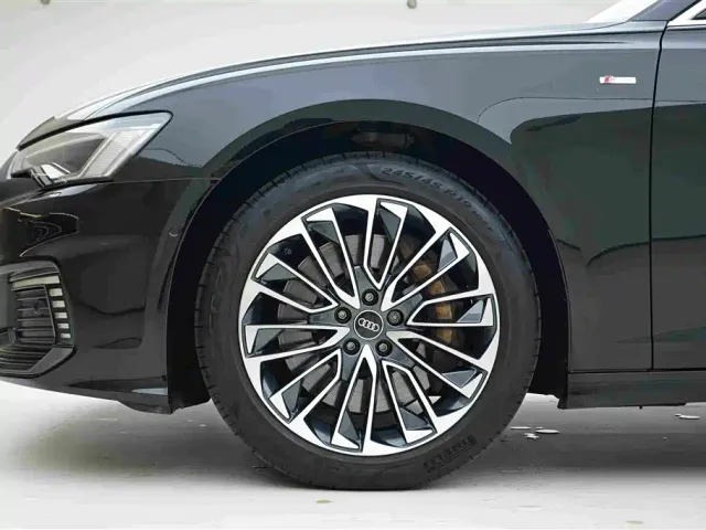 Audi Audi A6L New Energy 2022 55 TFSI e quattro — Фото автомобиля 15