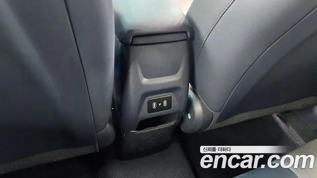 Hyundai Venue — Фото автомобиля 29