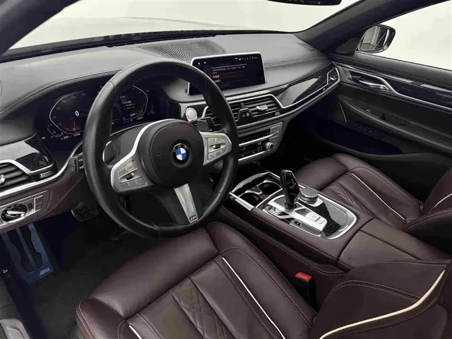 BMW 7 Series — Фото автомобиля 17