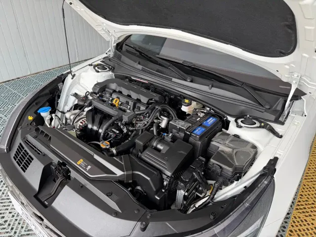 Hyundai Elantra — Фото автомобиля 23