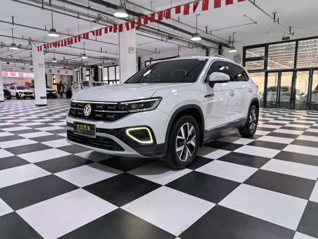 Фотография автомобиля — Volkswagen Tayron