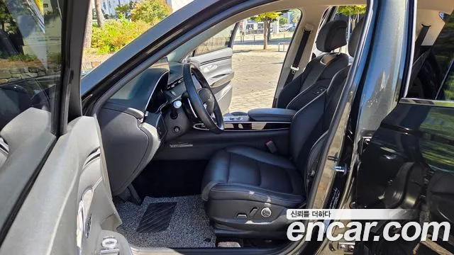 Genesis GV70 — Фото автомобиля 12