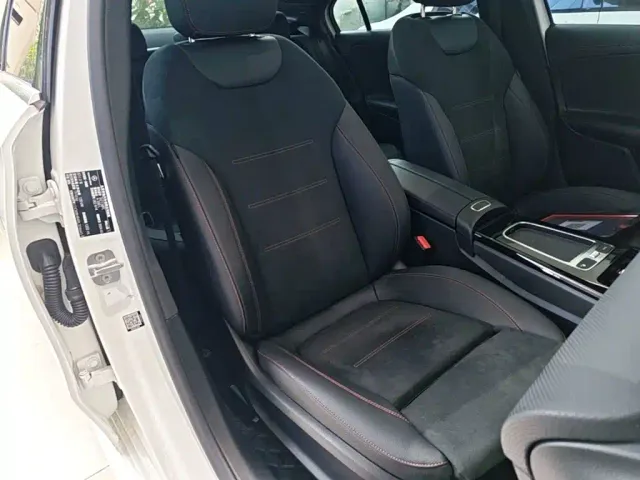 Mercedes-Benz A-Class — Фото автомобиля 24