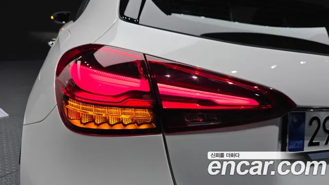 Mercedes-Benz A-Class — Фото автомобиля 24