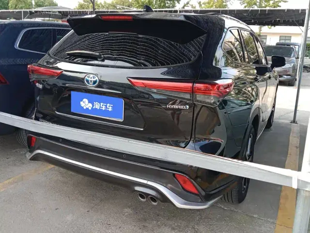 Toyota Crown Kluger — Фото автомобиля 3