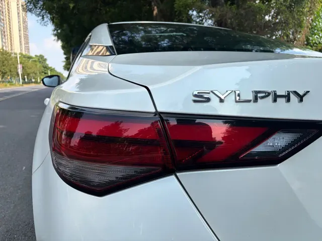 Nissan Sylphy — Фото автомобиля 10