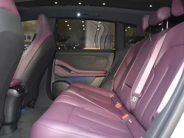 Nio ET5 Touring — Фото автомобиля 8