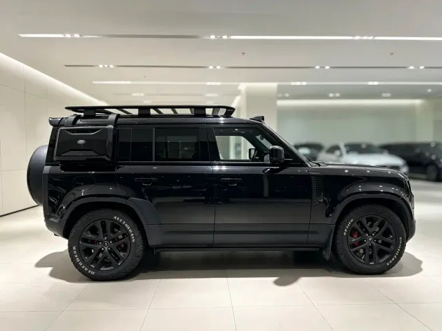 Land Rover Defender — Фото автомобиля 5