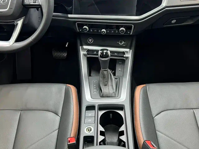 Audi Q3 — Фото автомобиля 11
