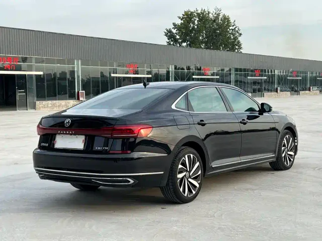 Volkswagen Passat — Фото автомобиля 8