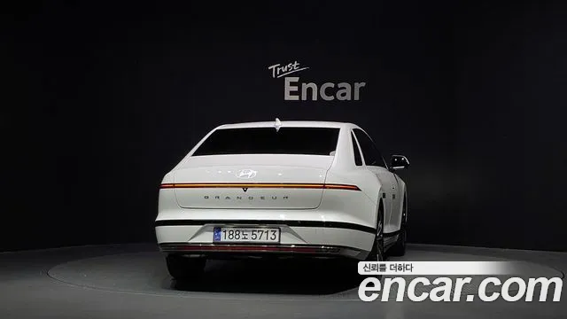 Hyundai Grandeur GN7 — Фото автомобиля 4
