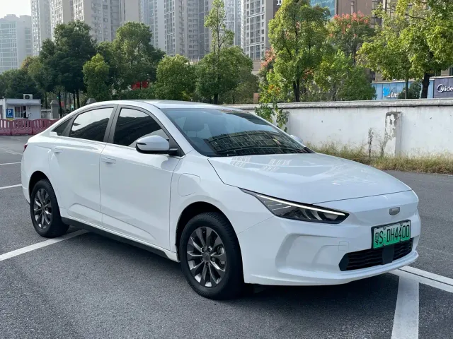 Geely Geometry A — Фото автомобиля 3