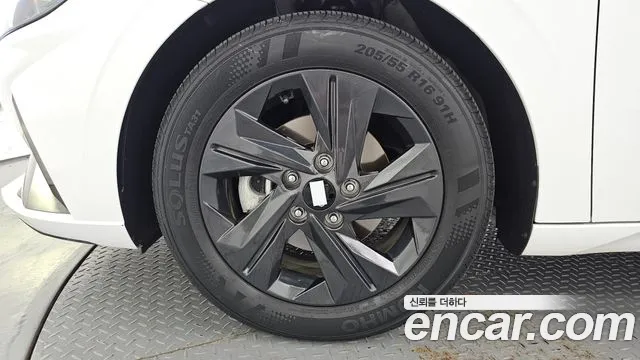 Hyundai Avante CN7 — Фото автомобиля 5