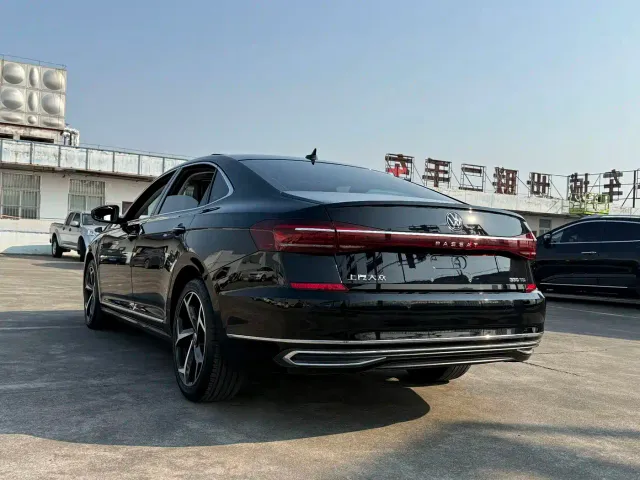 Volkswagen Passat — Фото автомобиля 13