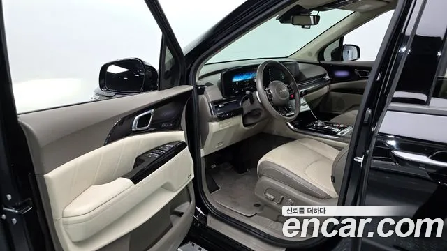 Kia Carnival Generation 4 — Фото автомобиля 10