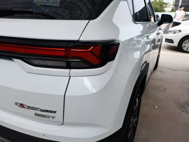 Changan CS35 Plus — Фото автомобиля 23