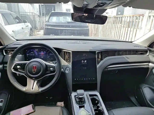 Hongqi HS7 PHEV — Фото автомобиля 13