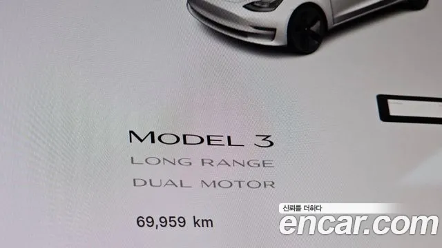 Tesla Model 3 — Фото автомобиля 11