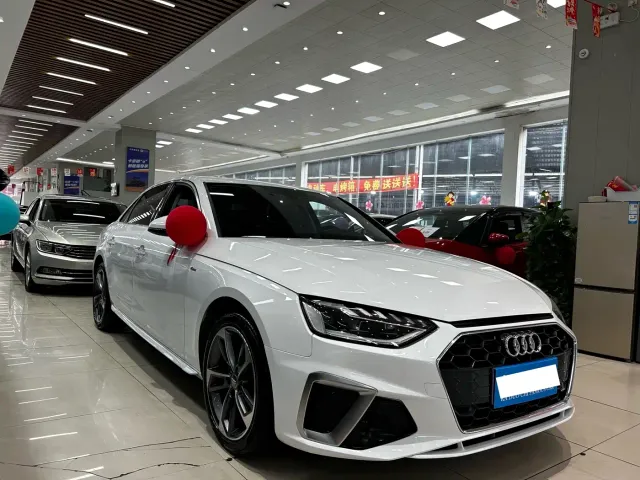 Audi A4L — Фото автомобиля 3