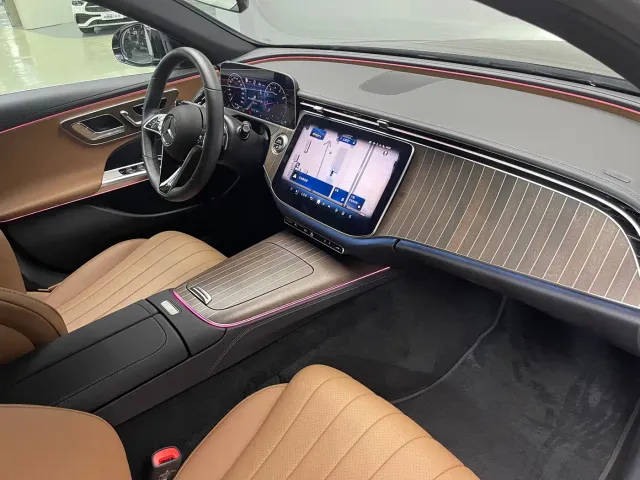 Mercedes-Benz E-Class — Фото автомобиля 18