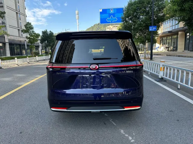 GAC Trumpchi E8 — Фото автомобиля 10