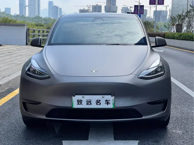 Tesla Model Y — Фото автомобиля 2